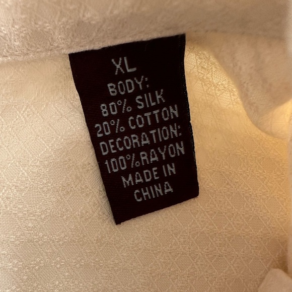 Men’s Tommy Bahama Button Down Shirt - Picture 6 of 6